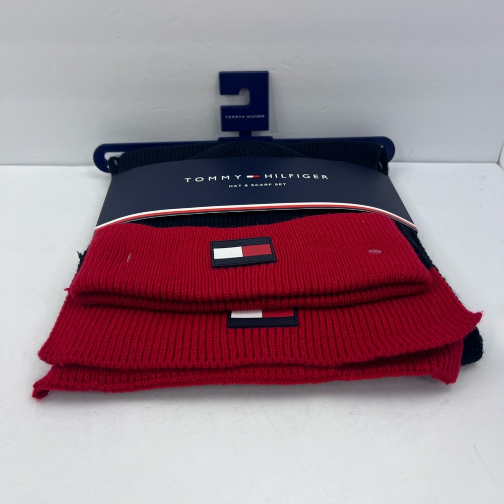TOMMY HILFIGER WARM HAT & SCARF SET, NAVY BLUE WITH RED ACCENT,UNISEX, ONE SIZE - Picture 4 of 15